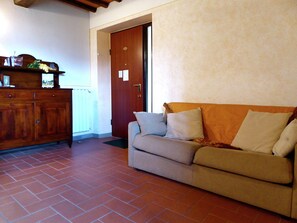 House | Living room - Holiday Home in Montecarelli With Pool (Barberino di Mugello)