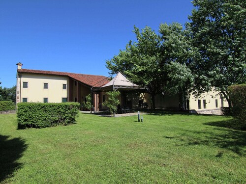 Mansion in Mason With Garden, Garden Furniture, Bicycles