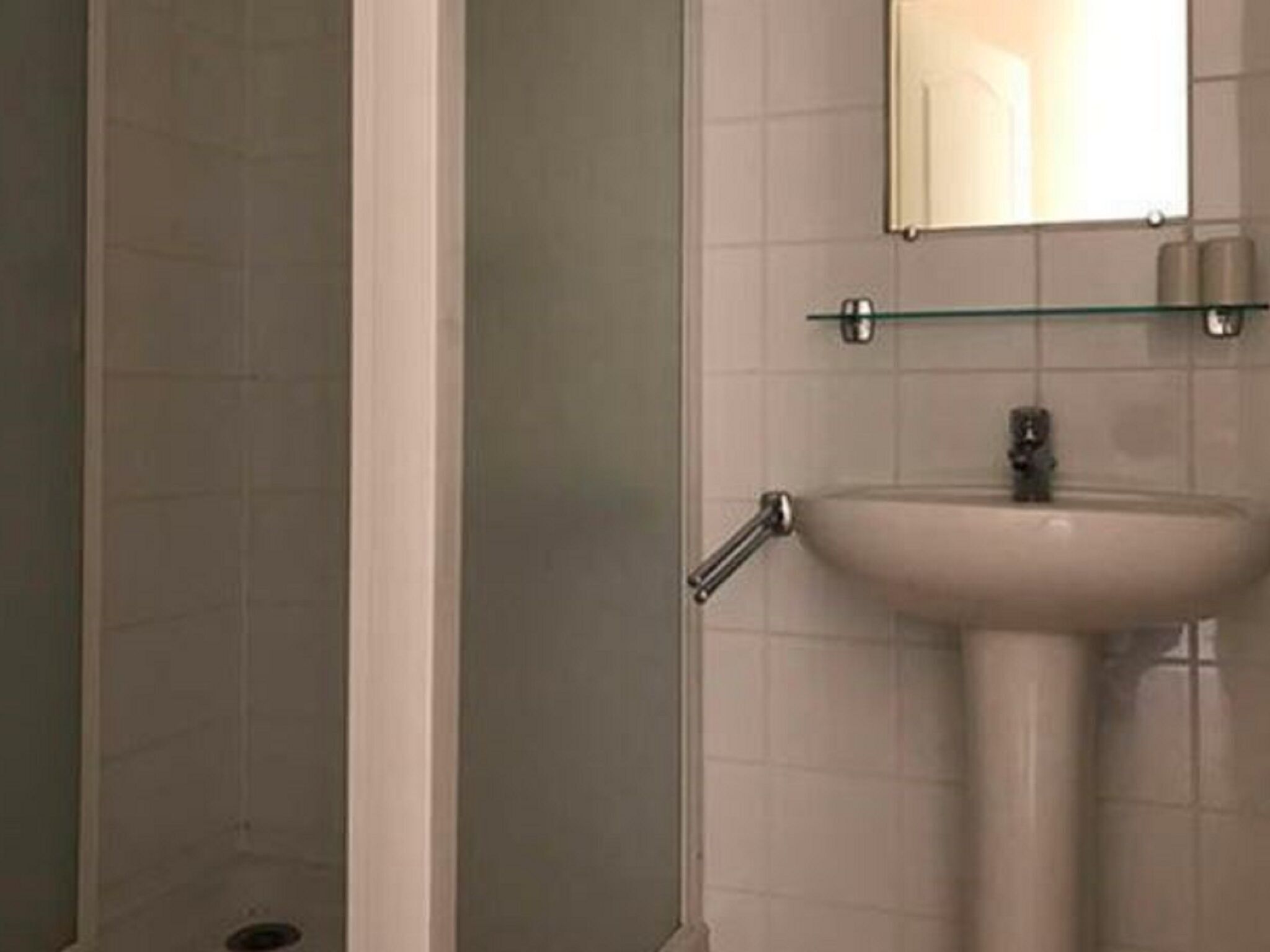 Vòi sen/bồn tắm kết hợp, khăn tắm 