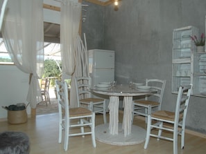 Dining - Serene Holiday Home in Casale Marittimo - Pisa With Terrace (Casale Marittimo)