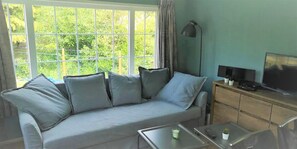 Chalet | Living room - Chalet in Stegeren Near Hiking Trails (Stegeren)