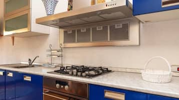 House | Private kitchen | Coffee/tea maker, high chair, cookware/dishes/utensils