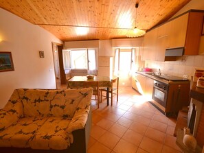 Living room - Holiday Home in Lucca With Pool, Garden, Barbecue, Terrace (San Marcello Piteglio)