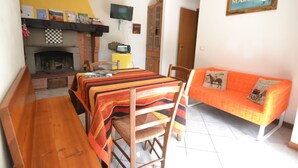 Dining - Dreamy Holiday Home in Popiglio With Terrace (San Marcello Piteglio)