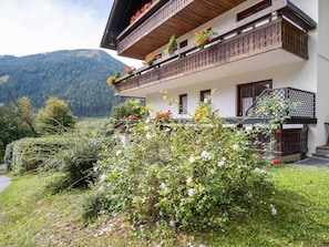 Exterior - Splendid Apartment in Bad Kleinkirchheim Surrounded by Peaks (Bad Kleinkirchheim)