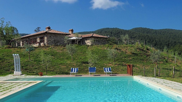 Unclassified image, 1 of 40, button - Farmhouse Near Lake Trasimeno With Pool (Passignano sul Trasimeno)