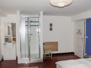 Bathtub