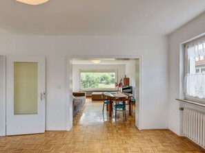 Apartment | Dining