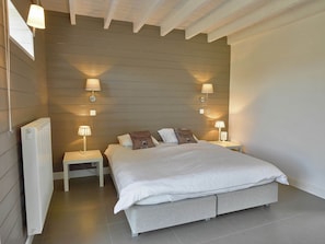 Huis | 9 slaapkamers, individueel gemeubileerd, beddengoed