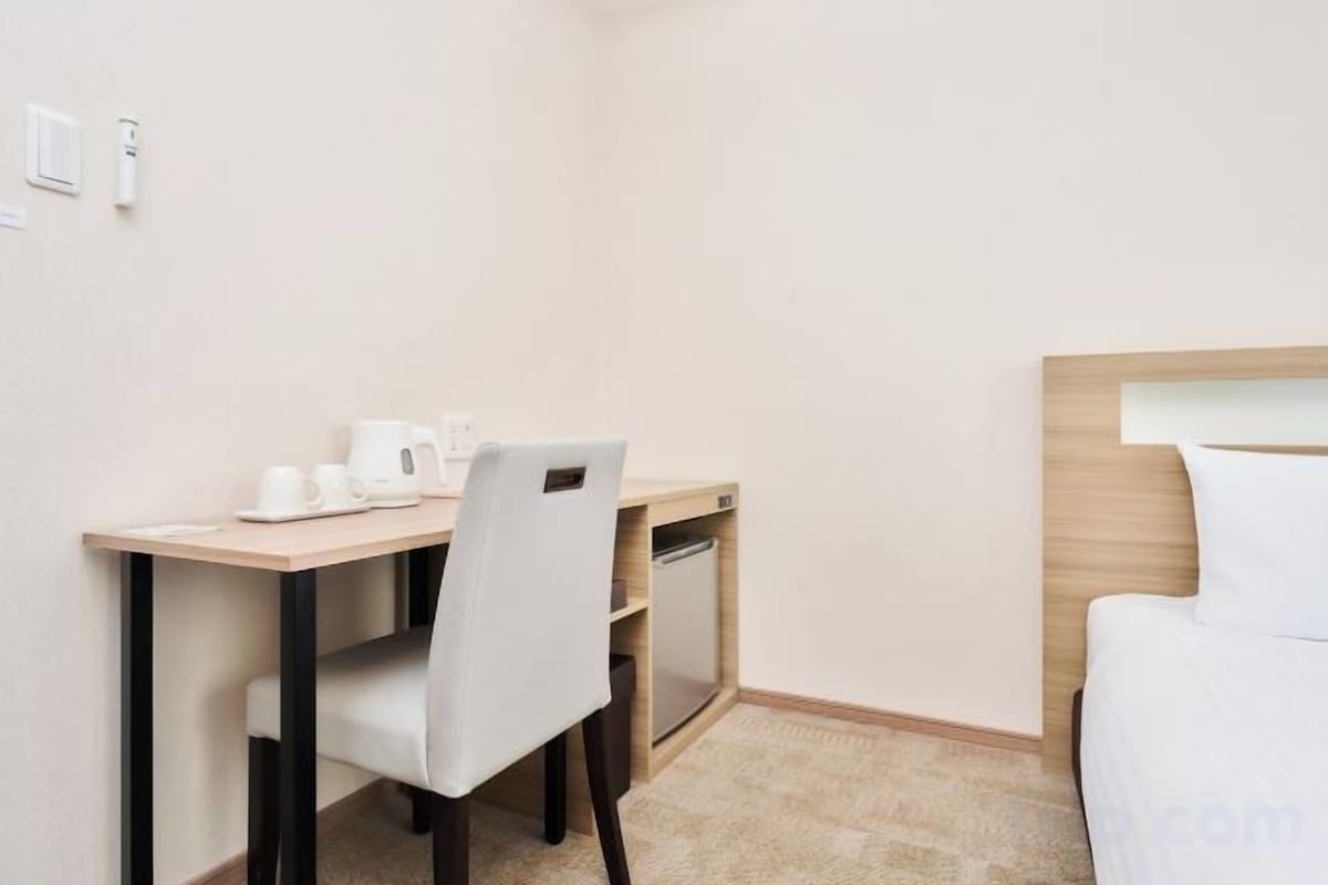 Schreibtisch, Bügeleisen/Bügelbrett, kostenloses WLAN
