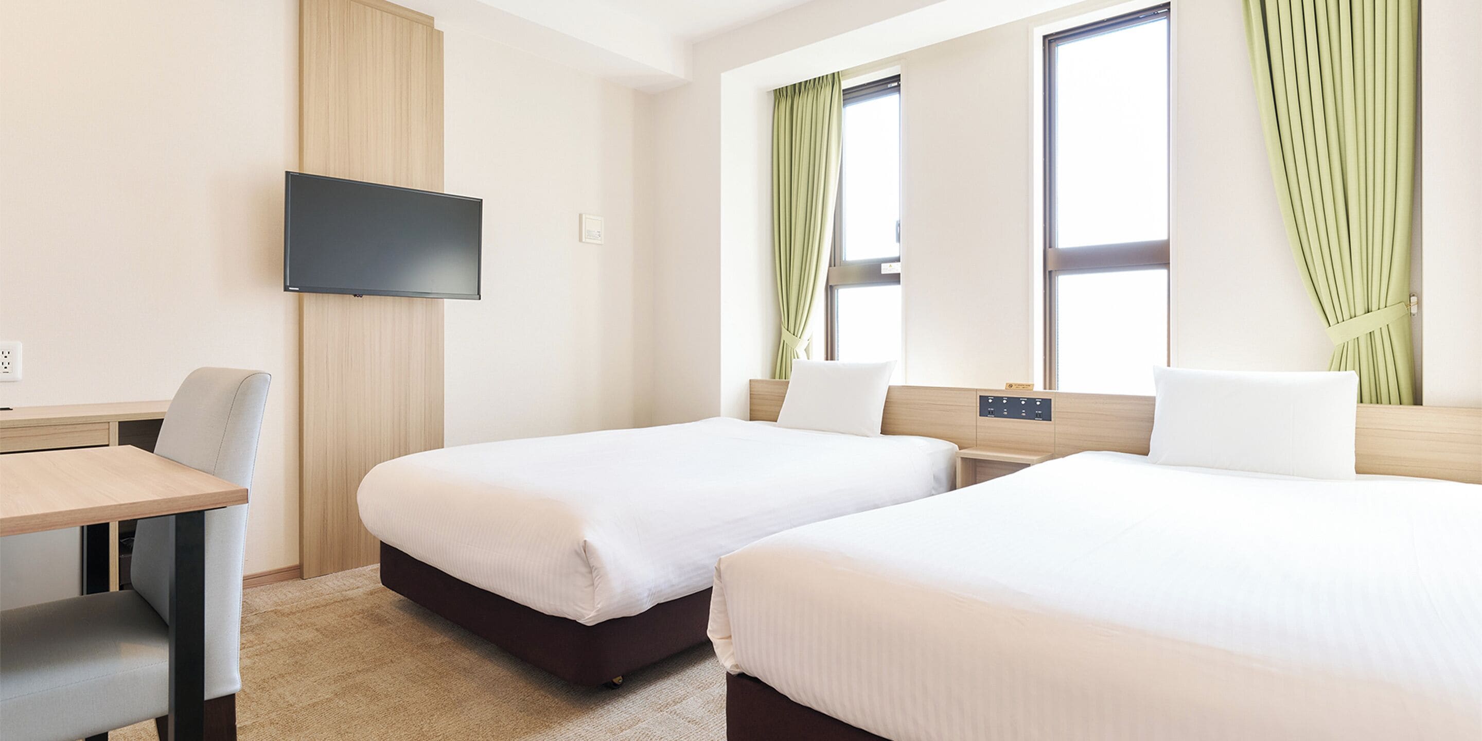 Deluxe Twin Room, Non Smoking | Individually decorated, desk, iron/ironing board, free WiFi