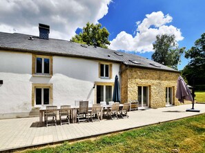 Dining - Fine Group House With Sauna Garden (Chiny)