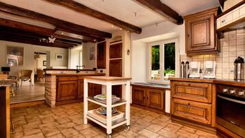 House | Dapur peribadi | Kerusi tinggi