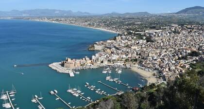 Detached Villa Located in a Residential Area Near the Sea