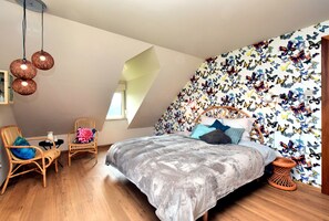 4 bedrooms, individually furnished, bed sheets - Modern Holiday Home in Flobecq With Garden (Flobecq)