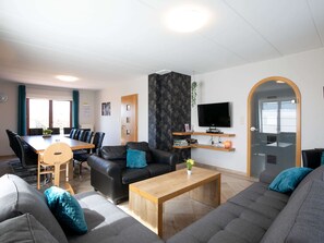 House | Living room - Spacious Holiday Home in the Ardennes with Sauna & Hot Tub (Sankt-Vith)