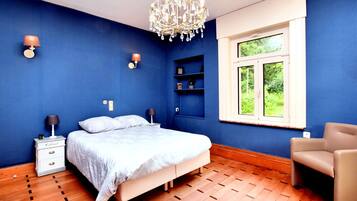 Nhà | 13 phòng ngủ, trang bị nội thất với thiết kế riêng biệt, bộ trải giường