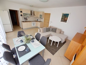 Apartment | Dining - Sun-kissed Apartment in Bibinje With Garden (Bibinje)