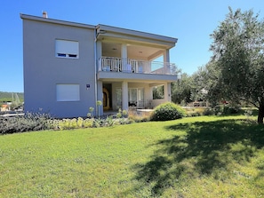 Apartment | Exterior - Sun-kissed Apartment in Bibinje With Garden (Bibinje)