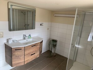 Apartment | Bathroom