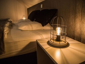 8 Schlafzimmer, individuell eingerichtet