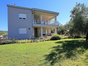 Apartment | Exterior - Tranquil Apartment in Bibinje With Garden (Bibinje)