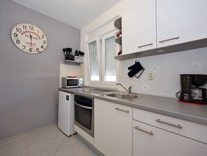 Apartment | Eigene Küche | Kochgeschirr/Geschirr/Besteck
