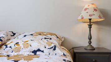 2 kamar tidur dan seprai linen
