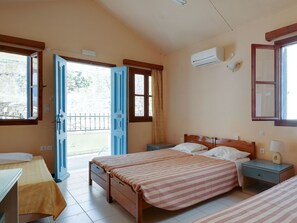 House | 1 bedroom, iron/ironing board - Pretty Holiday Home in Symi Island With Balcony (Symi)