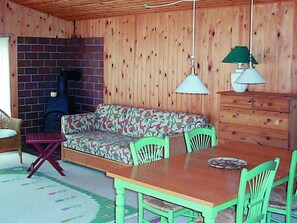 DVD player, MP3 dock - Cozy Holiday Home in Løkken near Beach (Lokken)