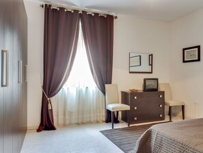 House | 1 bedroom