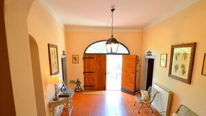 Unclassified image, 4 of 26, button - Peaceful Cottage in San Donato in Collina With Swimming Pool (Rignano sull'Arno)