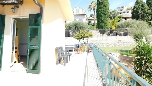 Exterior - Appealing Holiday Home in Sanremo With Garden (Sanremo)