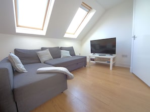 Living room - Comfortable Apartment in Glasgow Near Cardonald Station (Glasgow)
