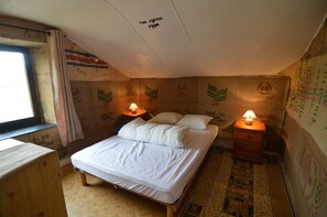 House | 2 bedrooms, individually furnished, iron/ironing board, bed sheets