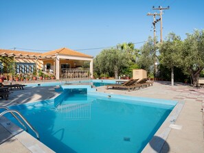 Outdoor pool - Tempting Apartment in Lesvos Island near Beach & Town Center (Lesvos)