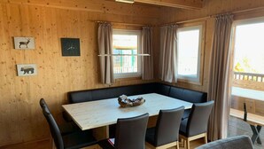 Dining - Wonderful Chalet in Klippitztörl with Hot Tub & Sauna (Bad Sankt Leonhard im Lavanttal)