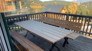 Balcony - Wonderful Chalet in Klippitztörl with Hot Tub & Sauna (Bad Sankt Leonhard im Lavanttal)