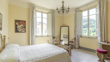 4 bedrooms, individually furnished, bed sheets