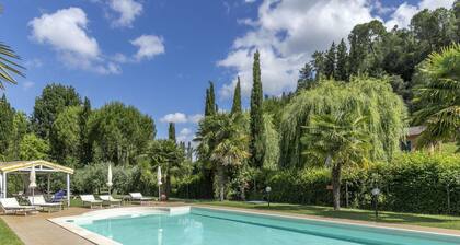 Tuscany's Hidden Garden Escape