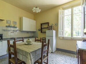 House | Dining