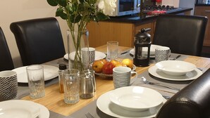Dining - Luxurious Holiday Home in Bakewell Near Chatsworth House (Bakewell)