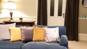 Fireplace - Luxurious Holiday Home in Bakewell Near Chatsworth House (Bakewell)