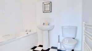 Unclassified image, 4 of 18, button - Alluring Apartment in Paisley near Barshaw Park (Paisley)