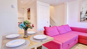 Unclassified image, 2 of 18, button - Alluring Apartment in Paisley near Barshaw Park (Paisley)