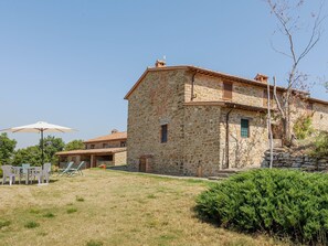 Exterior - Rustic Holiday Home in Piegaro near Tavernelle Aquatic Park (Piegaro)