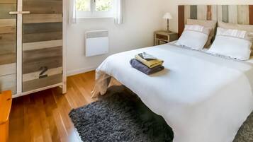 House | 5 bedrooms, individually furnished, bed sheets