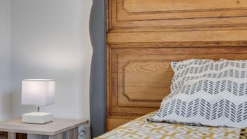 2 bedrooms, individually furnished, bed sheets