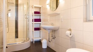 Apartment | Bathroom