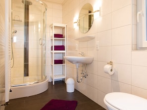 Apartment | Bathroom